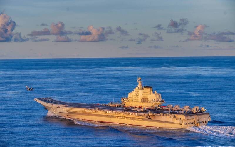 中國雙航艦還在活動中 日防衛省航跡圖揭3島礁曾入作戰半徑內