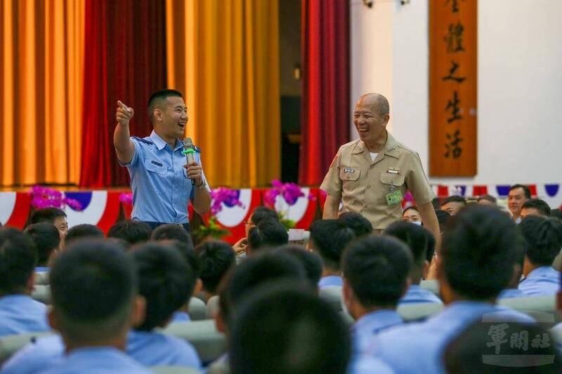 三軍八校畢業生將任官 總長梅家樹叮嚀畢業生這三件事