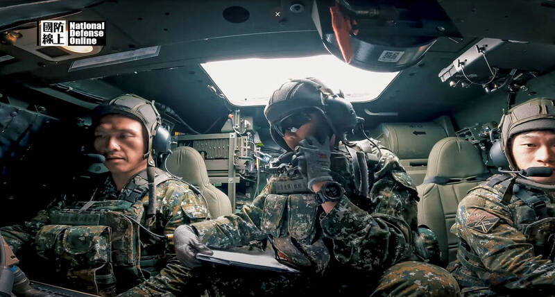 「海馬士」火箭車內視角曝光！ 國防部節目揭露3名官兵操作緊密