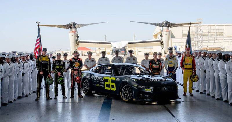 【影】美海軍250歲生日搞大的！Anduril、NASCAR首在現役基地尬掐