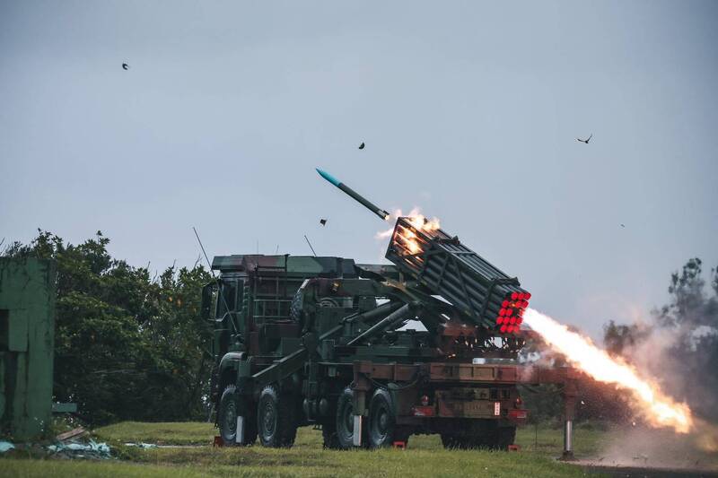 台海危機》蔡適應揭工六火箭罩門 汲取經驗助「雷霆2000」大進化