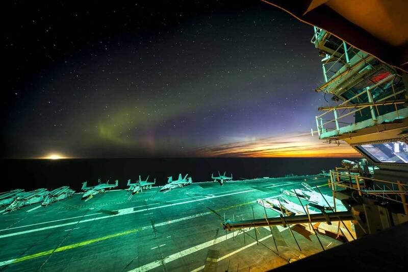 劍指中俄！美軍「福特號」航艦闖北極圈破紀錄 北約秀肌肉
