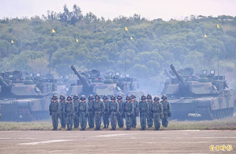 戰車兄弟暖心喊話！親手足分任M1A2T裝填、射手共同捍衛家園