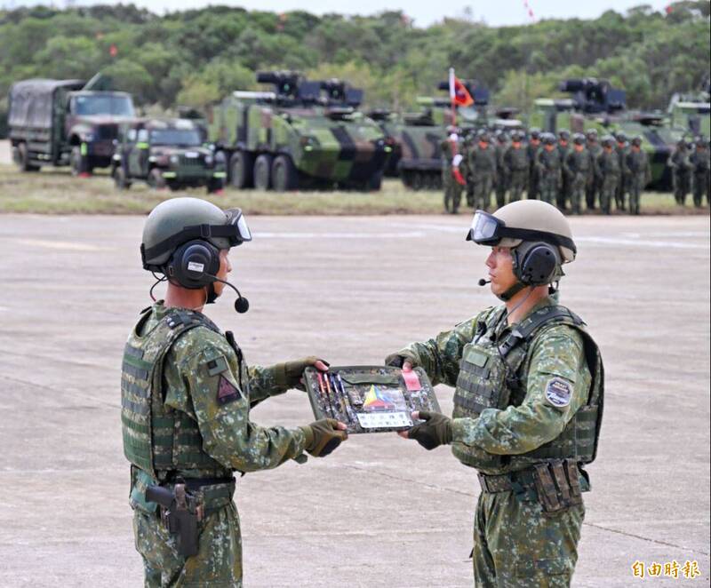M1戰車連長孫韜奇表現優異  中將老爸在場觀禮竟是他！