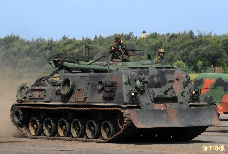 50噸戰車「刁車」免驚! M88A1救濟車拖吊有A字架神器 50噸戰車「刁車」免驚! M88A1救濟車拖吊有A字架神器