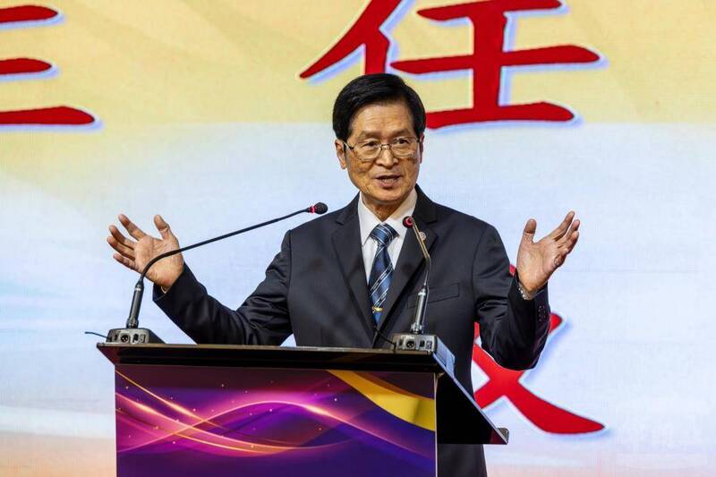 感謝榮欣志工團隊服務榮民眷奉獻  嚴德發：象徵社會最真誠的力量