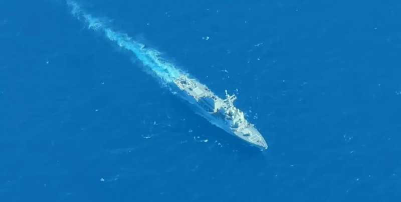 南海交鋒！美驅逐艦現身黃岩島 與中國052D、054A軍艦近距離接觸