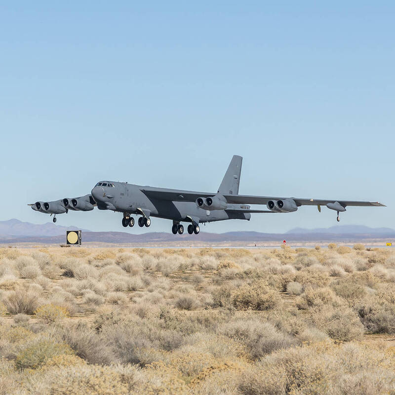 空搜「視力」大升級 美空軍測試首架換裝AESA雷達的B-52H轟炸機