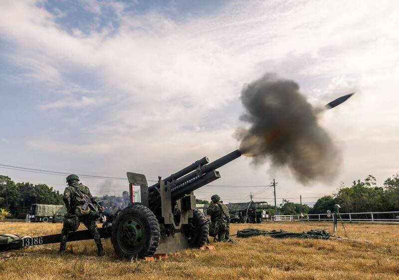 陸軍105榴砲實彈射擊  強化重點是要打的準丶還要跑的快
