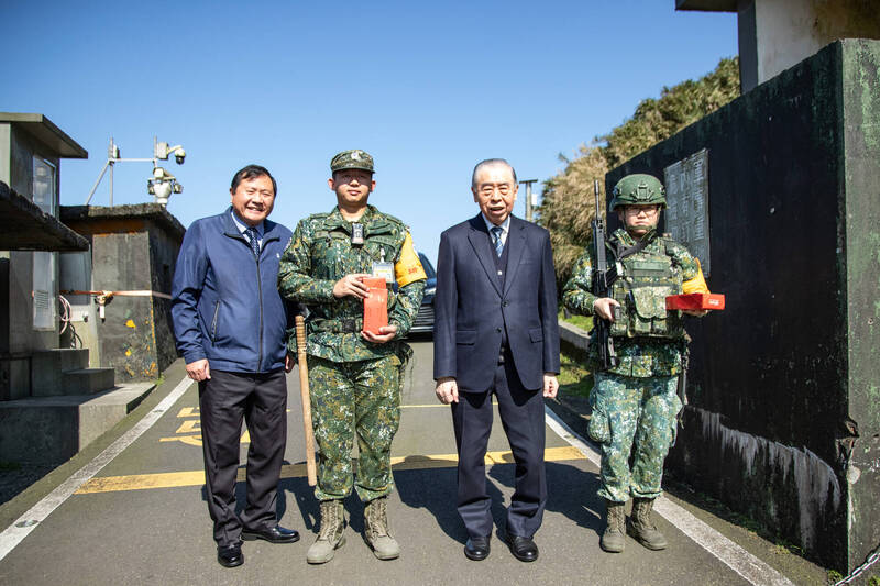嚴密掌握中共軍演、軍機擾台 李棟樑走訪空軍北部駐軍讚堅守崗位