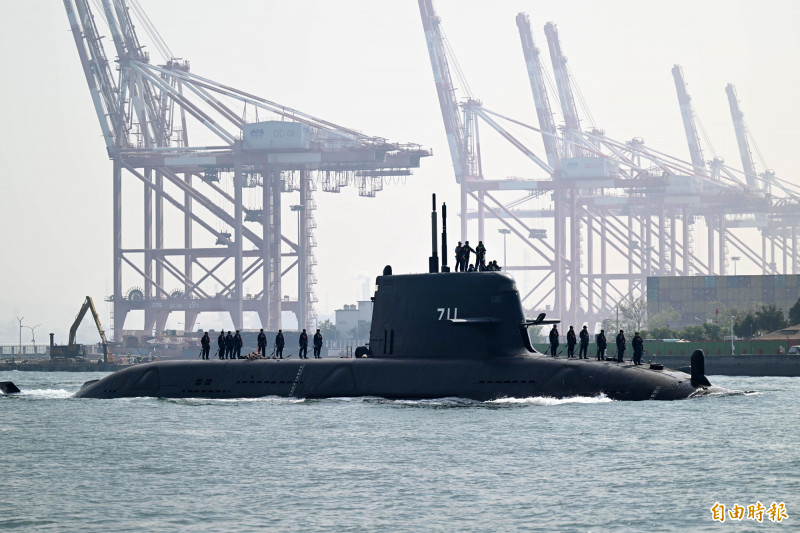 海鯤號連兩天潛航測試 今挑戰百米潛航