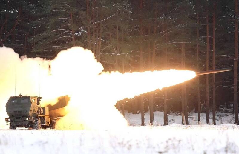 直搗俄國門口！ 美軍HIMARS波羅的海實彈射擊 演練「打帶跑」絕技