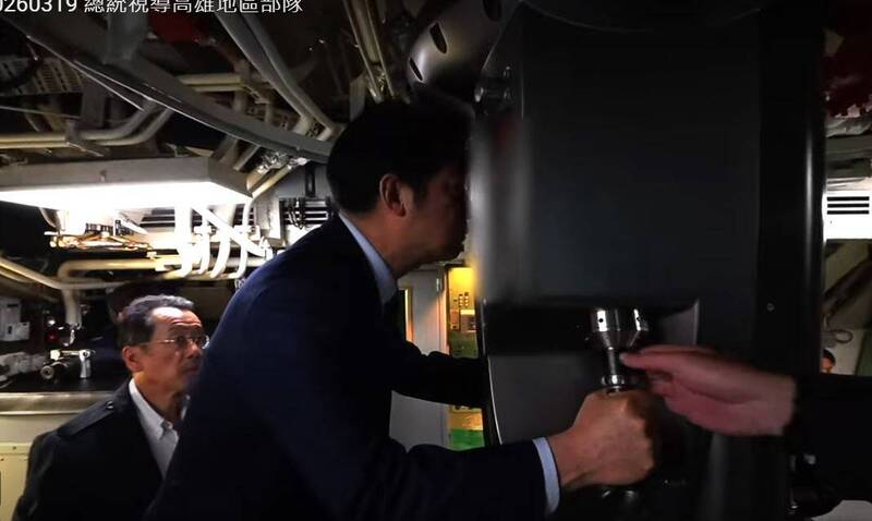 賴總統視導「劍龍級潛艦」  軍政人士：規劃明年「戰雷」射擊驗證