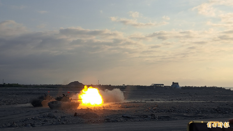 陸軍今晨太麻里舉行「正義操演」實彈射擊