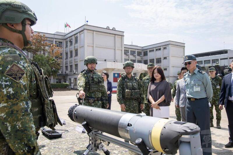 藍委馬文君批評Altius 600M無人機購案  2天後直接到58砲指部聽簡報