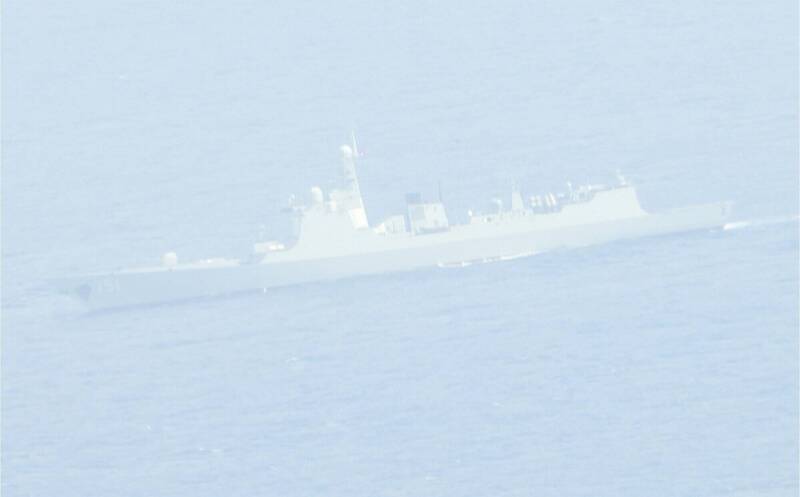 共軍驅逐艦、護衛艦進入澎湖西南海域 監控照清晰可見