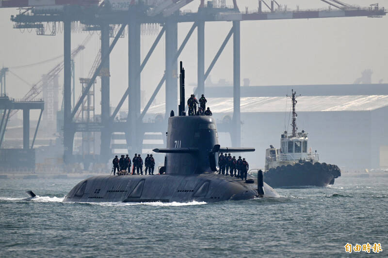 海鯤潛艦將深水潛航測試  李志德《海鯤破浪》寫出潛艦發展動人內幕
