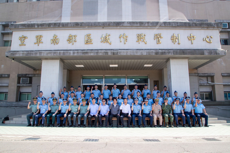 視導南部軍事單位  賴清德：國防特別預算遭大幅刪減 已影響建軍期程