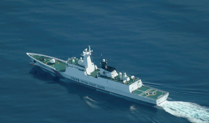 不甩菲律賓威脅警告 中艦在黃岩島附近海域巡邏