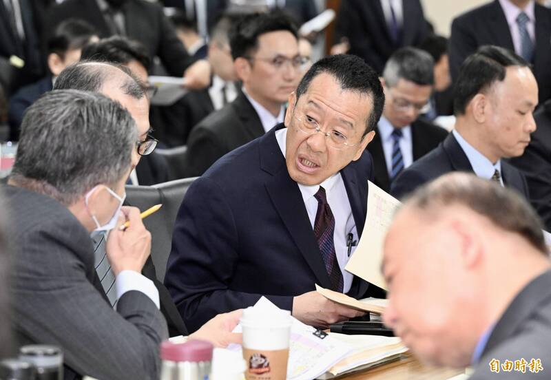 顧立雄：海鯤號陸續進行測試 不會設定交艦時間