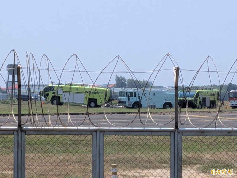 空軍教練機失事殘骸曝光  劇烈撞擊已成一堆廢鐵