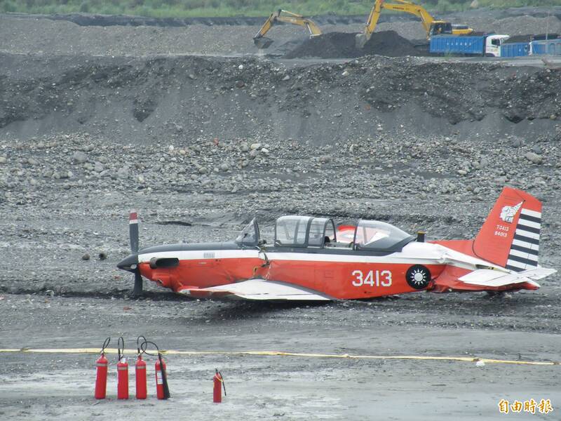 空軍T-34服役40載釀13起事故 共造成12位飛官不幸殉職