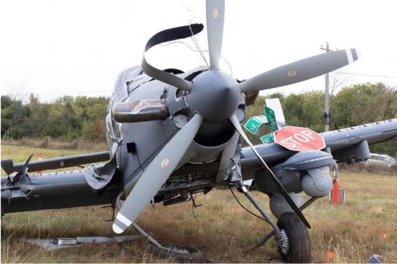 OA-1K首宗墜機損失5.7億 原來是飛行員「誤關」燃油系統