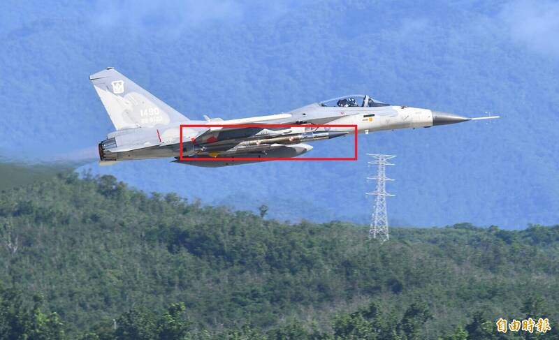獨家》空射雄三飛彈再度亮相！外型更緊緻 飛行姿態及火藥測試成功