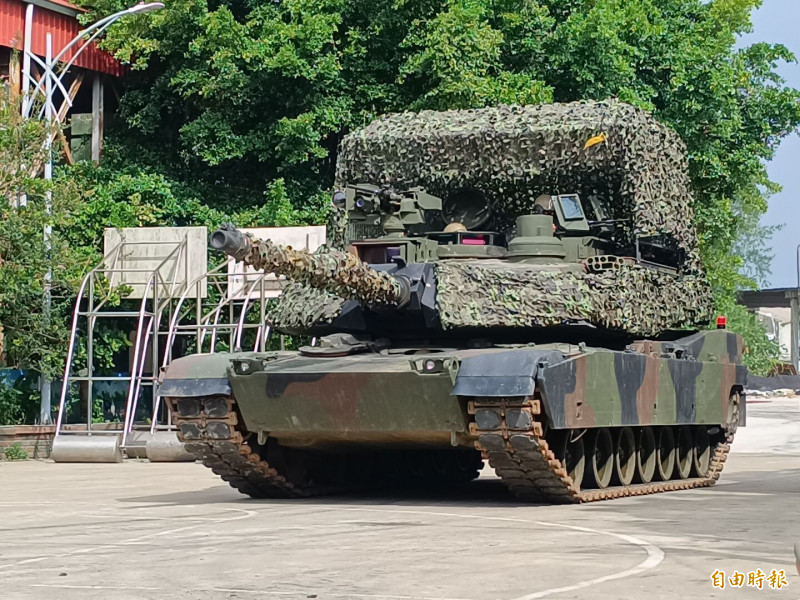 漢光42》第三作戰區M1A2T戰車油料整補 加裝防無人機頂棚亮相 漢光42》第三作戰區M1A2T戰車油料整補 加裝防無人機頂棚亮相