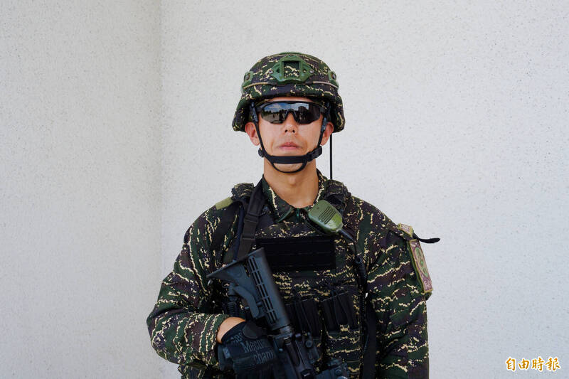 受傷2秒快解、落水1秒自救 海軍陸戰隊新戰鬥背心藏「保命巧思」