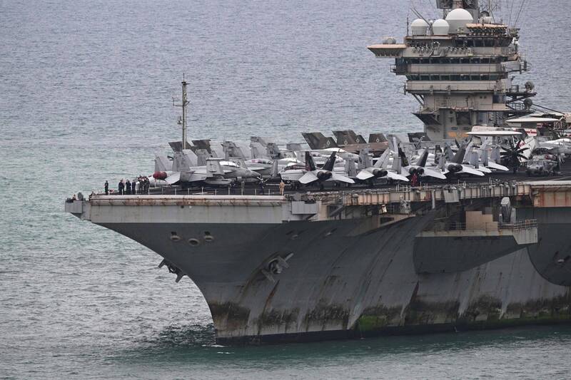 結束250多天海上苦戰！ 林肯號航艦抵泰國 5000美軍終於能下船