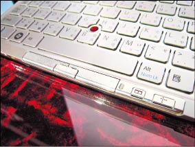 【流行消費】實測報馬仔-----口袋筆電 巧巧現身！ 