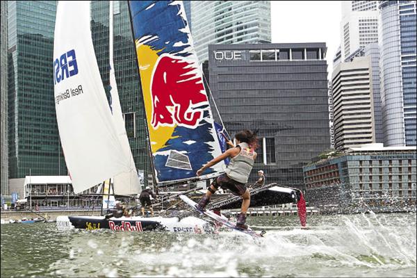 【時尚大道】夏日揚帆 潛入深海