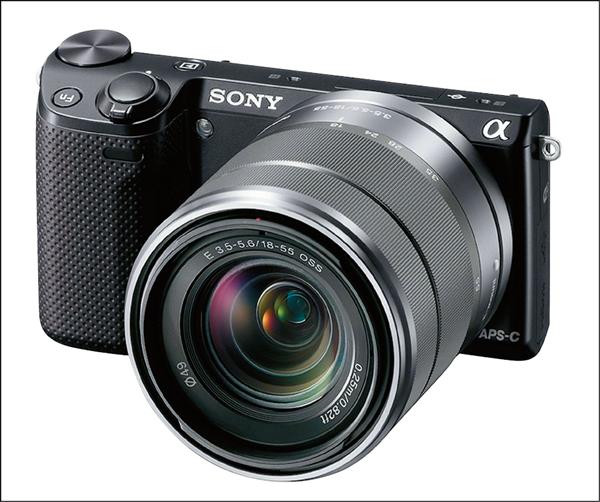 【流行消費】〈進階隨身機．新款大拚場〉 2013通路大調查 (社群相機)異軍突起