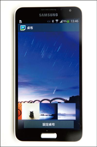 【流行消費】三星Galaxy J 首賣送好禮 － 民眾排隊搶頭香拿智慧手錶 大讚划算