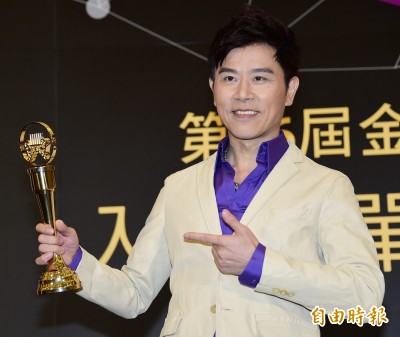 伍思凱卸金曲總召 全力練團