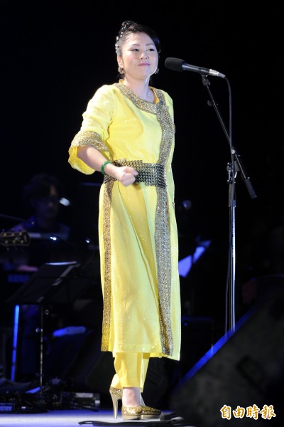 (影音)沖繩歌姬登台獻美聲 高呼「乎乾啦」!