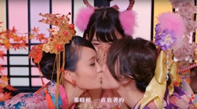 （有片）百合女女吻出百萬銷售 AKB48「神7」復活！