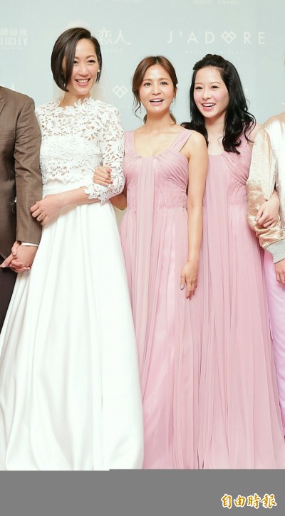 吳怡霈3度當伴娘 自虧「我沒開車來」