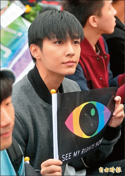 炎亞綸敢言 犀利針砭時事