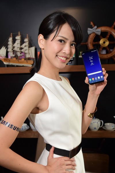 （影音）三星S8力搏蘋果翻身 第一手燒燙燙實測來了