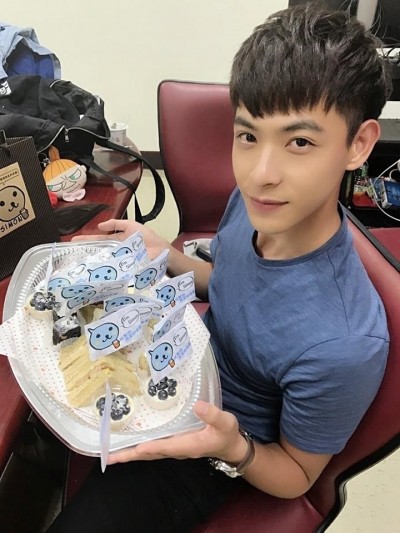 經過砲火轟炸後 晨翔感動粉絲即刻應援