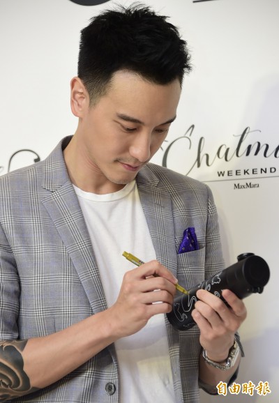 （影音）王陽明愛喵星人 貓不陪睡好失落 