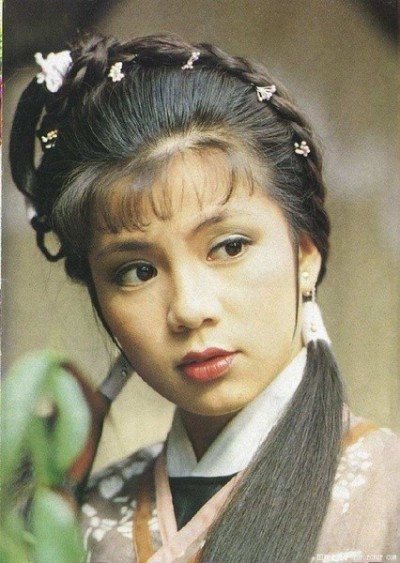 「最俏黃蓉」墓碑竟無處可去！粉絲籌錢安放屢碰壁