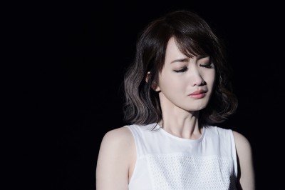 朱俐靜淚灑錄音室 亡母現身讓她狂冒靈異感應