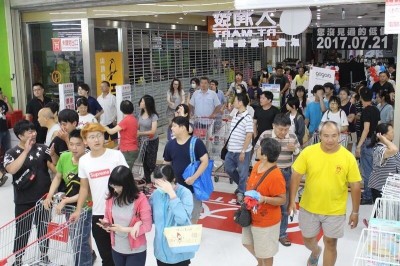 大賣場推快閃促銷  大螢幕電視現省3萬