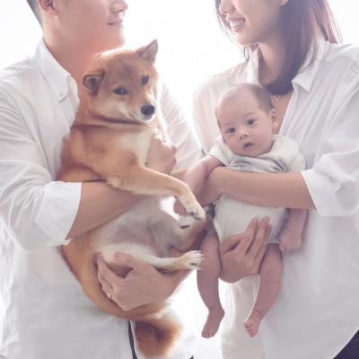 林可彤全家福曝光！狗姊姊還會偷親Adam弟弟