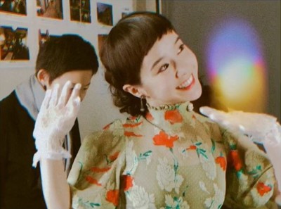 李佳穎IG曬激短瀏海  復古扮相好古錐