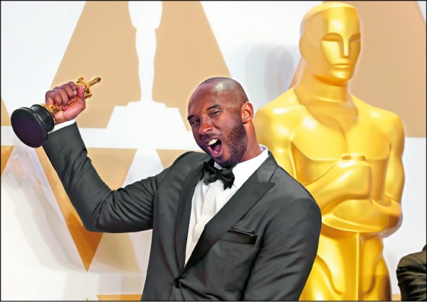 《奧斯卡動畫短片獎》布萊恩退休轉戰影壇 爽握小金人