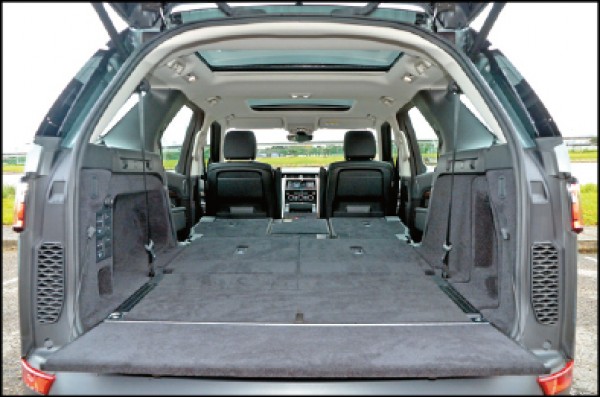 【流行消費】硬底子7人座越野SUV